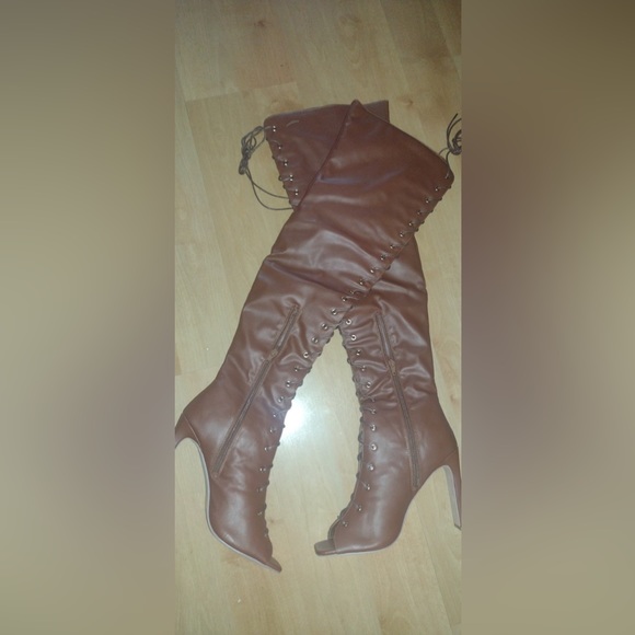 Test Drive Over The Knee Boots - Picture 3 of 5